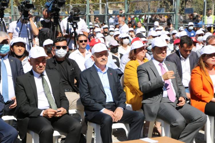 Kılıçdaroğlu depremzedelerle buluştu: Gerekirse değil, yapacaksınız