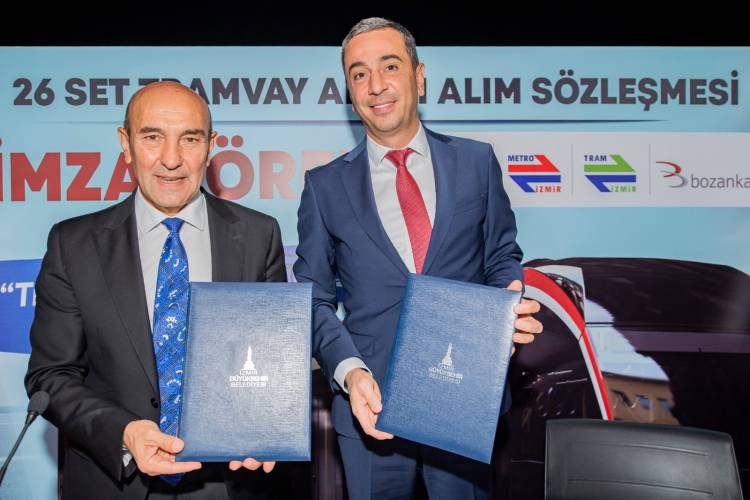 26 setlik tramvay alımı için imzalar atıldı. Soyer: İzmir'i demir ağlarla örmek boynumuzun borcudur