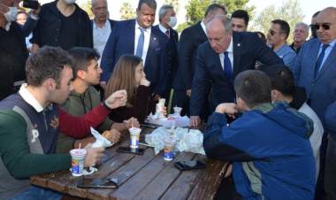 Muharrem İnce İzmir'de iktidarı da muhalefeti de eleştirdi