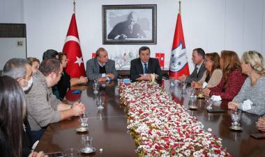 CHP Konak'ın yeni başkanından Batur'a ziyaret