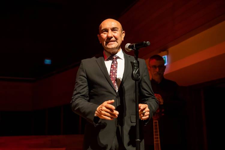 Soyer'den AK Parti'ye iki sitem birden