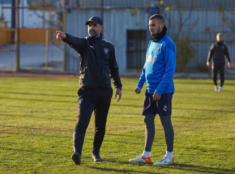Bucaspor 1928 Teknik Direktörü Erdil : “Hedefe emin adımlarla yürüyeceğiz”