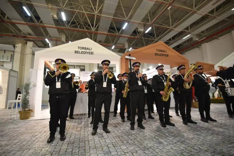 Turizm Fuarı'nda Torbalı Belediye Bandosu konseri