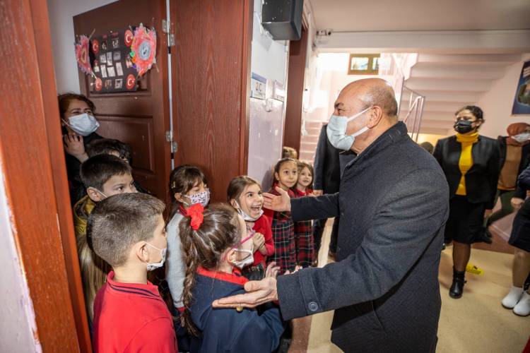 Başkan Soyer’i duygulandıran sürpriz