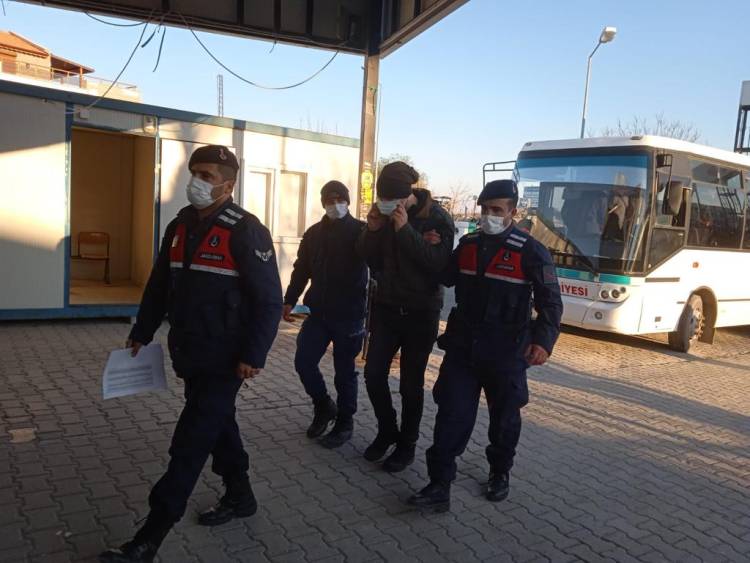 Kaçarken yakalanan 26 FETÖ şüphelisi tutuklandı