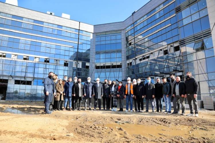 AK Partili Kaya: Menderes Devlet Hastanesi Temmuz'da açılıyor!