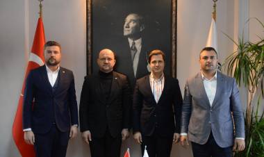 CHP İzmir ve Bal-Göç'ten ortak mesaj: Atatürk kırmızı çizgimizdir