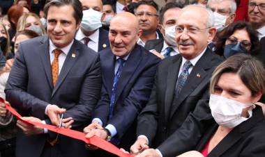 Kılıçdaroğlu İzmir'de... İlk iş yeni il binasını açtı