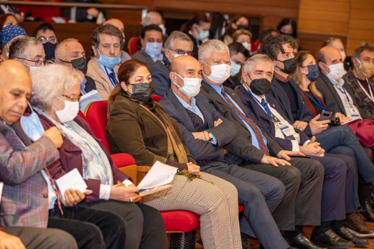 İzmir Kent Konseyi yeni başkanını seçti