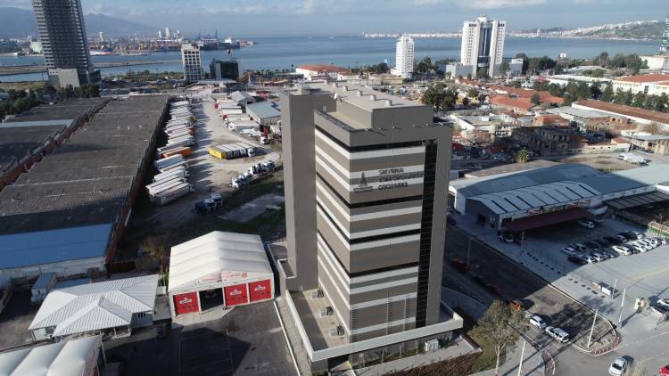 Türkiye'nin en büyük tam otomatik otoparkı İzmir'de açılıyor