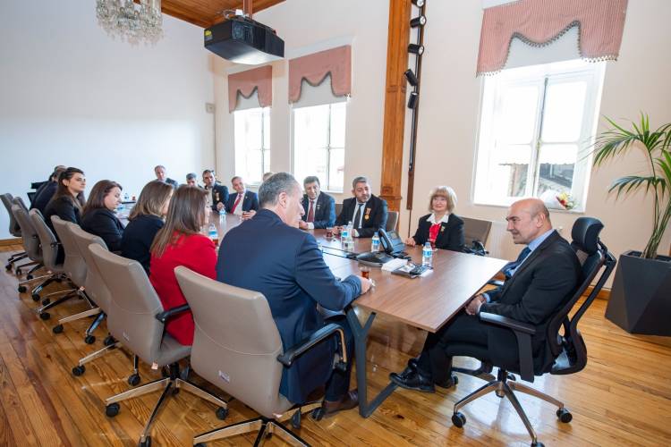 Soyer şehit yakınları ve gazi derneklerinin temsilcilerini ağırladı