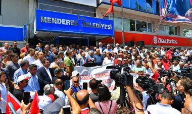 Menderes Belediye Başkanı'nın görevden uzaklaştırılmasına CHP'den tepki