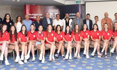 Altınordu Voleybol'da da iddialı geliyor
