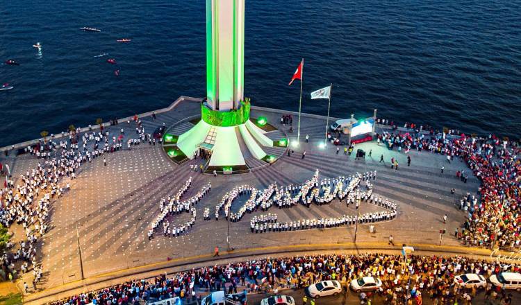 Karşıyaka'da 9 Eylül şöleni