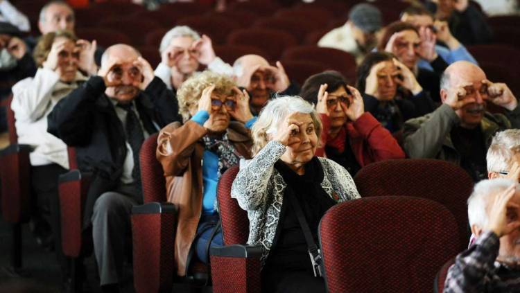 Karşıyaka'da Parkinson Hastaları Unutulmadı!