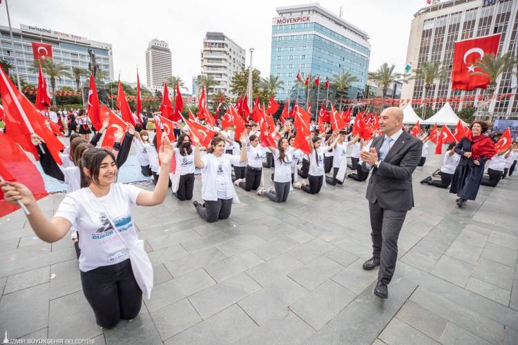Başkan Soyer’den Gençlere Umut Mesajı!
