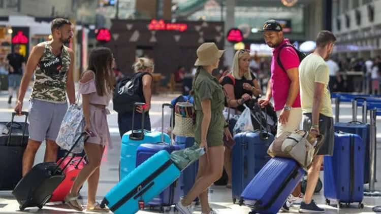 İlk 4 Ayda 11 Milyon Turist Geldi!