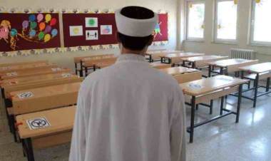 İzmir’de Her 3 Okuldan 1'ine İmam Atandı!