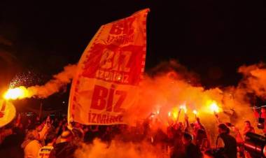 Yakışanı İle Nice 98 Yaşlar Gör Göztepe!