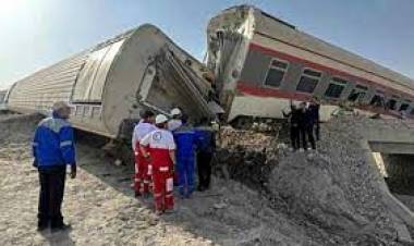 Tunus'ta Tren Raydan çıktı, 2 Kişi Öldü!
