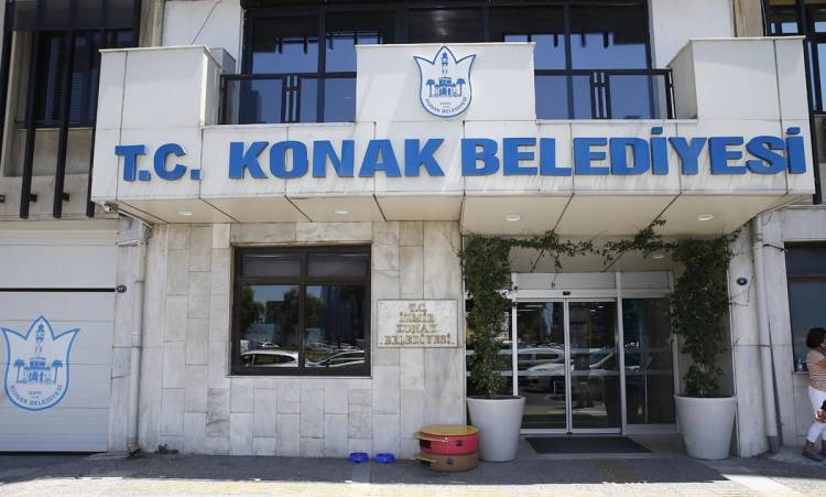Sen Neymişsin Be Konak!