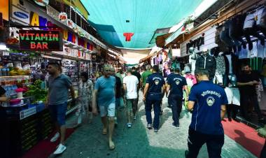 İzmir’de Çığırtkan Ve Hanutçu Operasyonu!