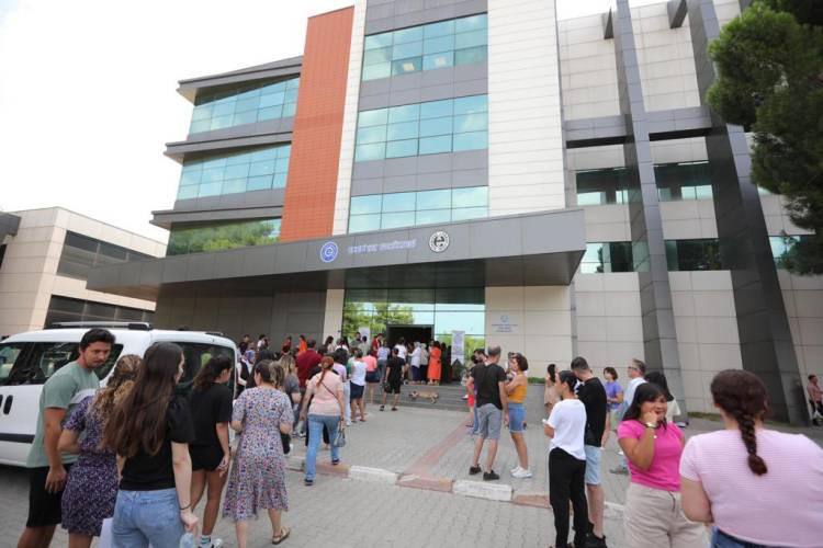Bayraklı’da Sınav Heyecanı!