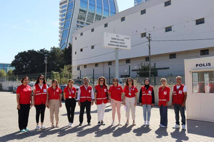 Türk Kızılay İzmir İl Merkezinden Eğitime Destek!