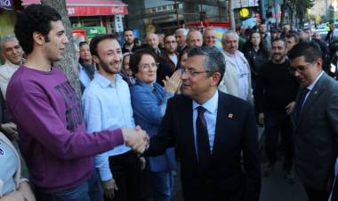 Özgür Özel : Partideki değişim genel başkanla sınırlı kalmamalı