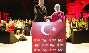 CUMHURBAŞKANI ERDOĞAN: "TÜRKİYE YÜZYILI VİZYONU İLE CUMHURİYETİMİZİN İKİNCİ ASRINA GİRMİŞ BULUNUYORUZ"