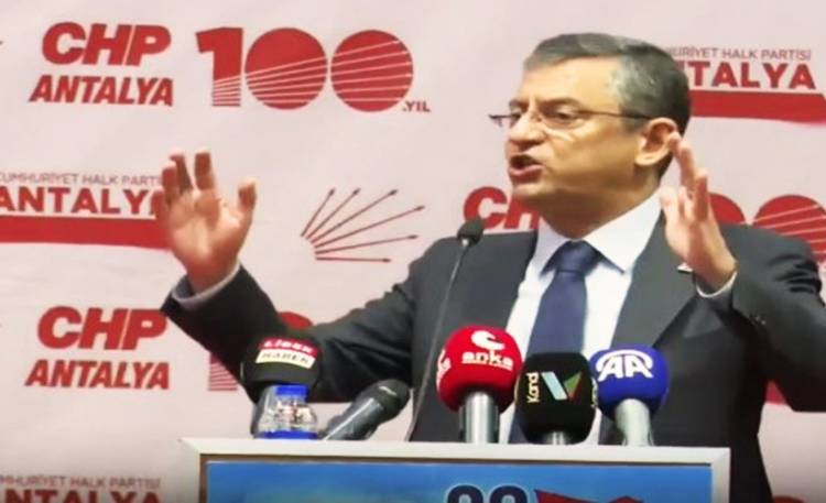 Özgür Özel :CHP herkesten yana olamaz!