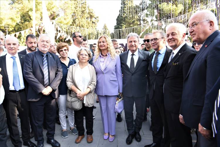 Bornova Belediyesi İstihdam Fuarı açıldı