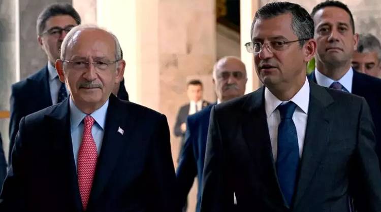 CHP'li Özgür Özel'den Kılıçdaroğlu'nun sözlerine yanıt: Kapı önüne koymaları değil; babaevinin kapılarını açmayı vadediyorum