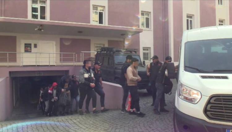 İzmir Merkezli DEAŞ Operasyonu: 3 Kişi Tutuklandı