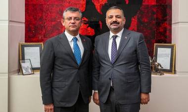 Aslanoğlu'ndan CHP Lideri Özgür Özel'e ziyaret