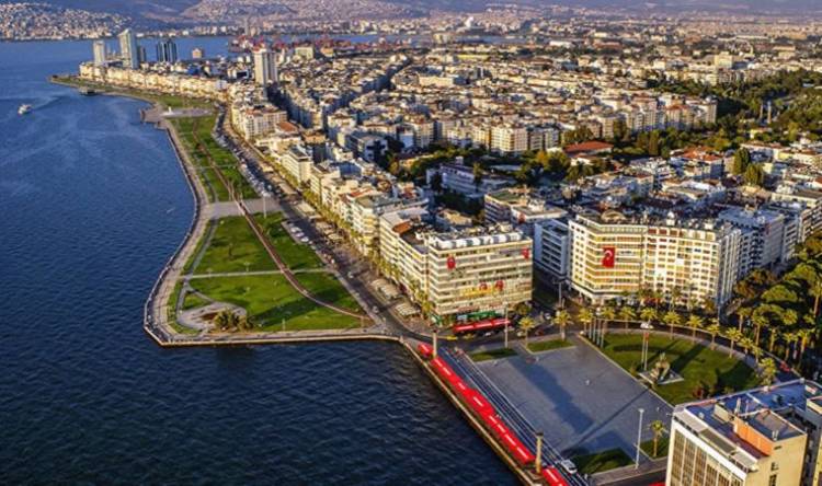 İzmir İş Dünyası 10 Kasım Dolayısıyla Atatürk'ü Andı