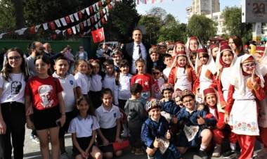 Bornovalı çocuklardan ilham veren fotoğraf sergisi